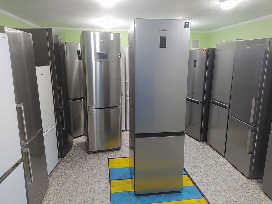 Холодильник Samsung RB38T672ESA з морозильною камерою