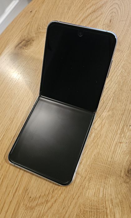 Samsung Galaxy ZFlip5 512GB idealnym na gwarancji