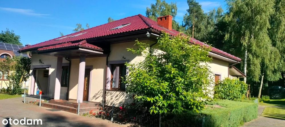 Dom z prywatnym lasem w świetnej lokalizacji