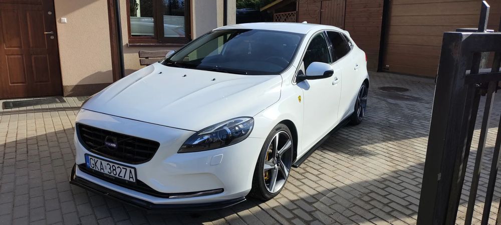 Volvo V40 Volvo V40 D3 2015r. 203km 486nm