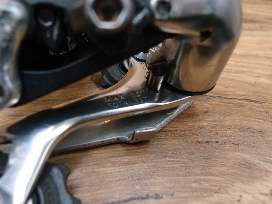 tylna przerzutka Shimano Deore XT RD-M739 średni wózek 8 rzędów retro