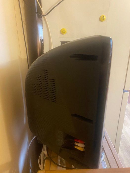 Телевізор Самсунг, хороша якість, в ремонті не був.