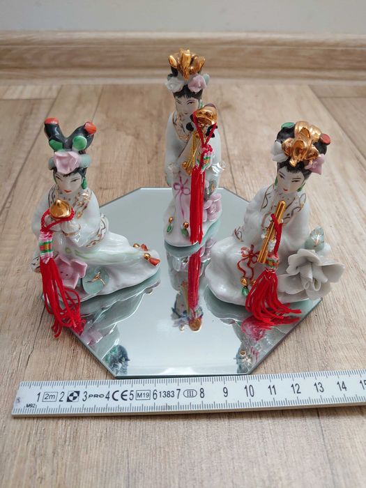 figurki porcelanowe, chińskie, orientalne 3 gejsze