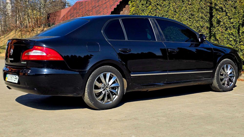 Авто Шкода Суперб 2011року з 1.6ТДІ, Чорний седан! 234тис пробігу.