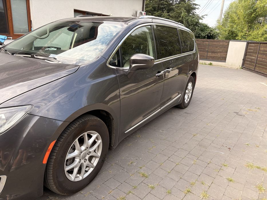 Chrysler Pacifica 2020 r Touring L
