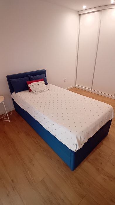 Cama de Criança com Cama Extra Gavetão (Pele Sintética) - Estado Impecável