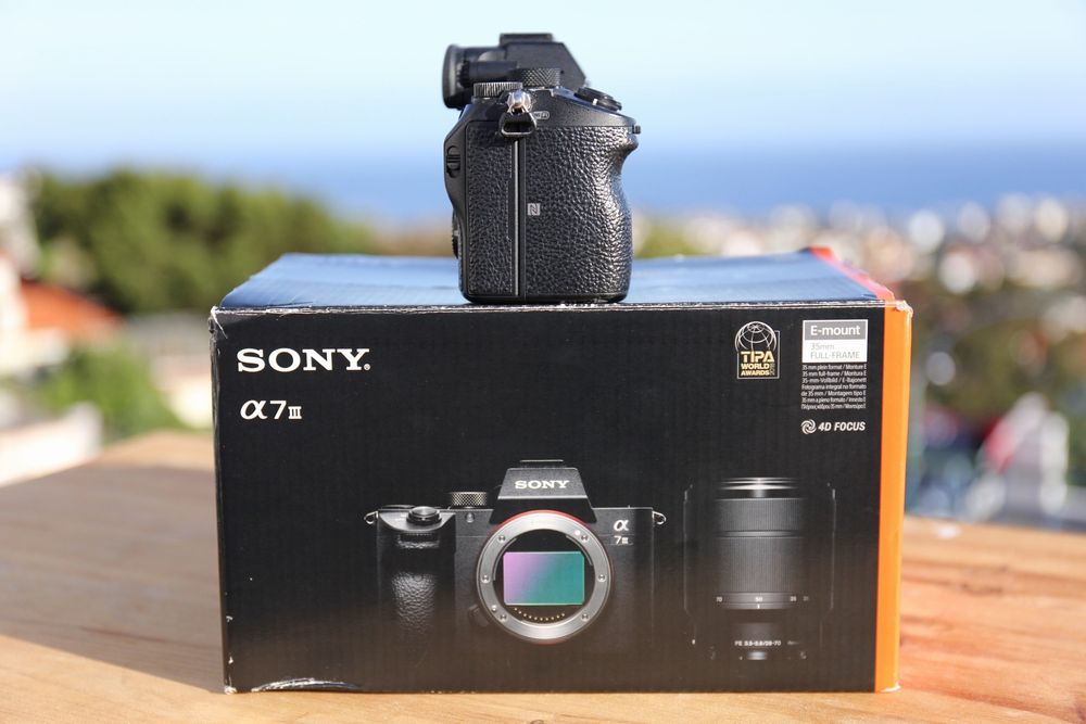 Sony A7iii com caixa