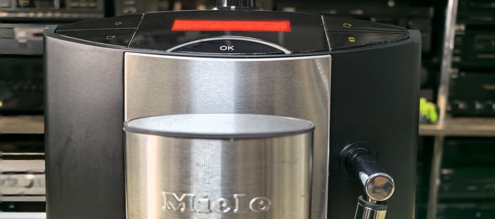Кавова машина Miele CM5200