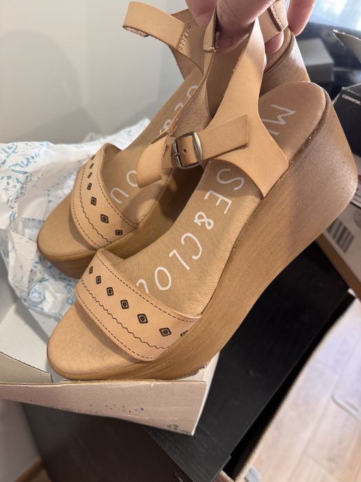 Sapato de salto alto nunca usado 40