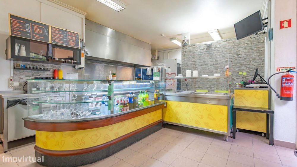 Restaurante bem localizado em Carnaxide, Oeiras