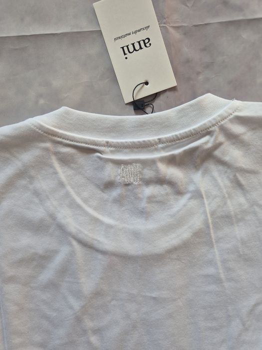 Stock de t-shirts AMI
