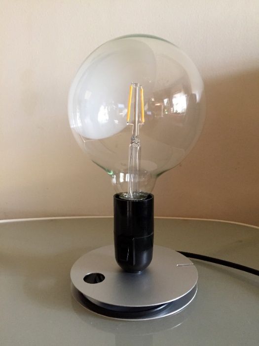 Candeeiro de mesa lampadina, preto de Achille Castiglioni 1972