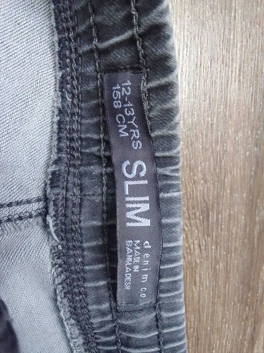 Szare spodnie joggery chłopięce Primark rozmiar 158 stan idealny