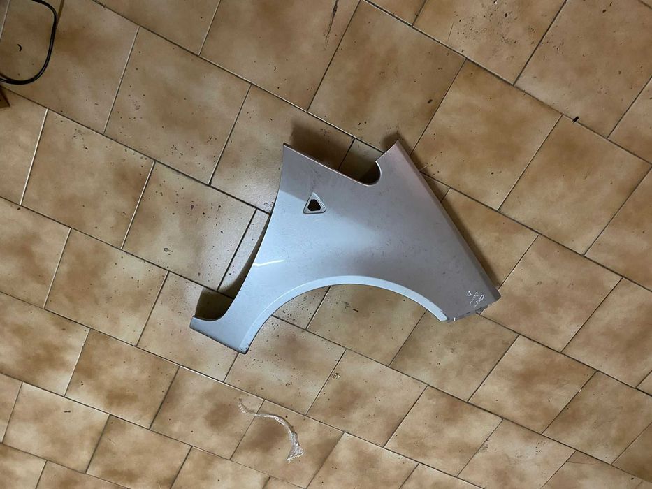 Guarda-Lamas Mitsubishi Colt 2004-2012 Direito e Esquerdo (30€ individual)