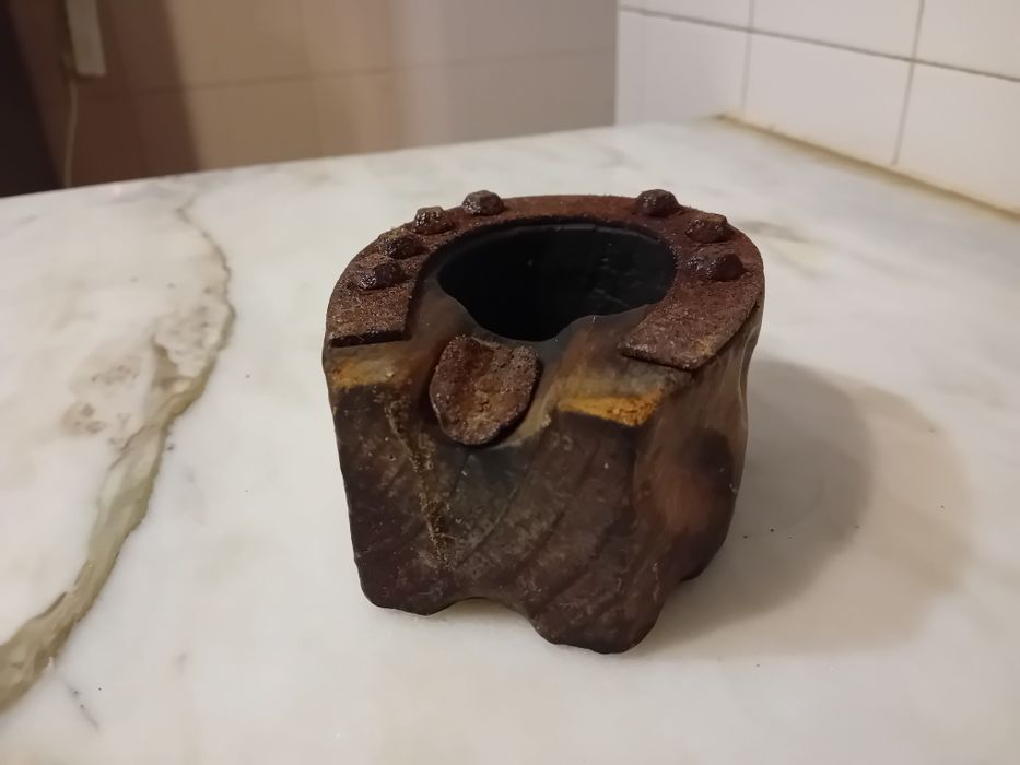 Cinzeiro em Madeira com Ferradura de Cavalo
