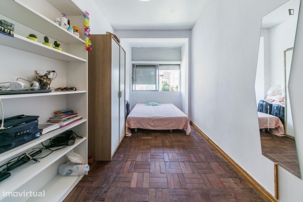 Quarto - localizado em Estrela Lisbon