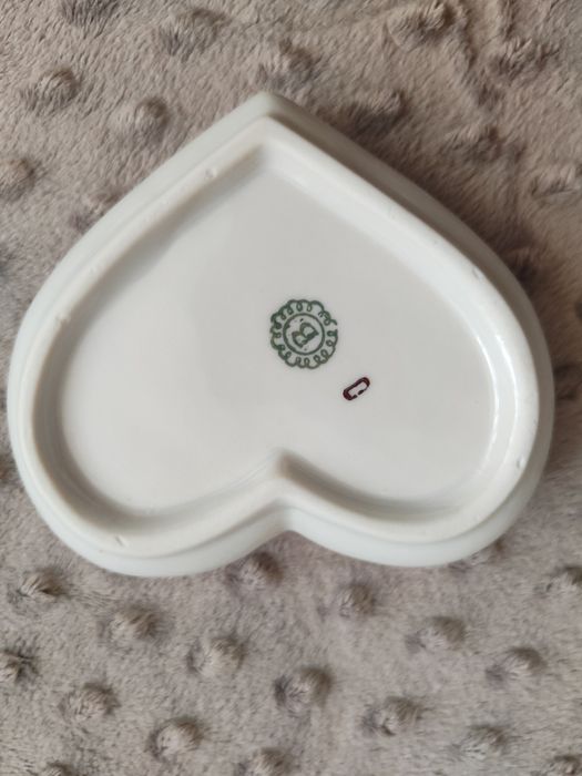 Szkatułka porcelanowa