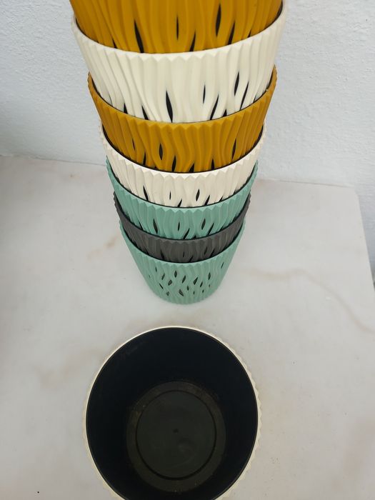 Vasos em resina resistente