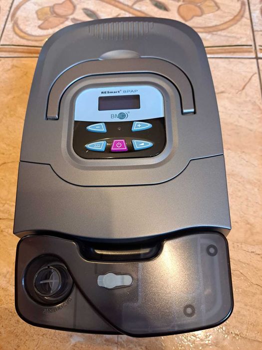 Aparat RESmart BPAP System 25T z nawilżaczem, leczenie bezdechu.