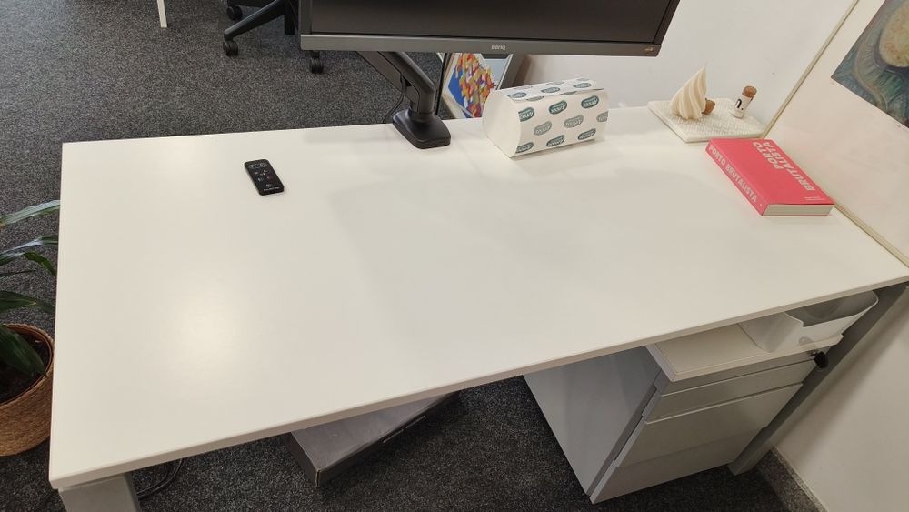 Secretaria /mesa de trabalho sotubo linha quadra