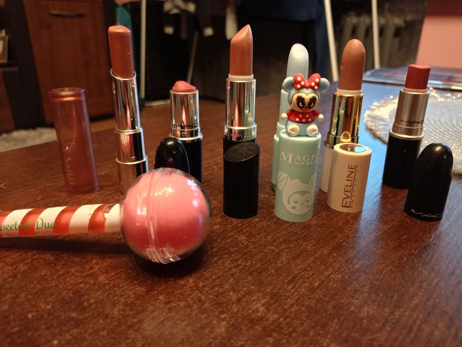 Zestaw kosmetyków pomadka mac Rimmel miss sporty lovely eveline