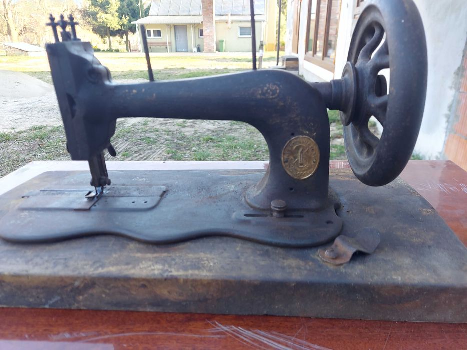 Maszyna do szycia retro (główka)