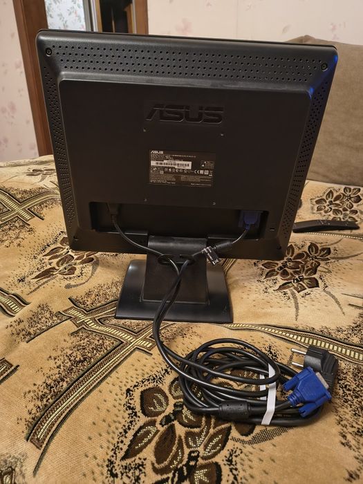 Продам монитор Asus MM17D