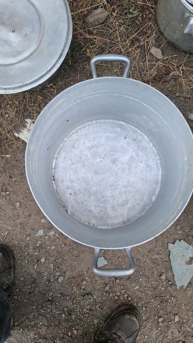 Продам  нержавеющие кастрюли 20 30, 40, 50 65 и 90 литров