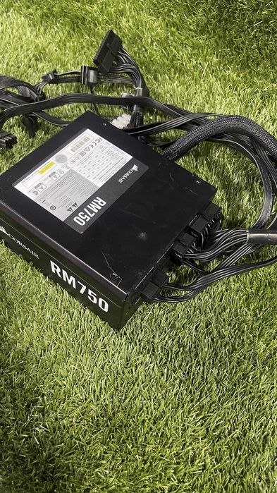 Fonte Corsair RM750 Modular