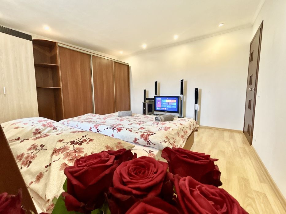 (11)Газ!!! Квартира подобово з Джакузі М.Наукова Госпіталь Культури 5