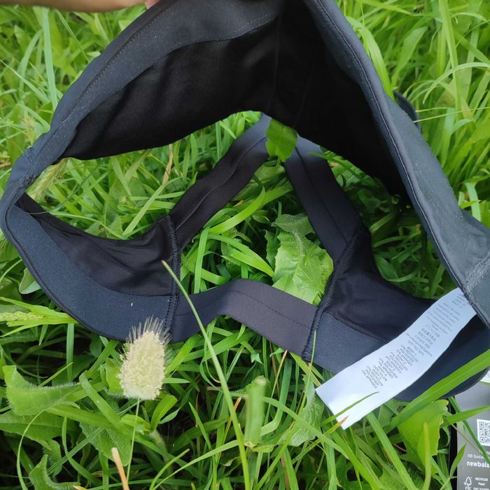 Top Desportivo New Balance Bra S preto original treino, corrida, ioga