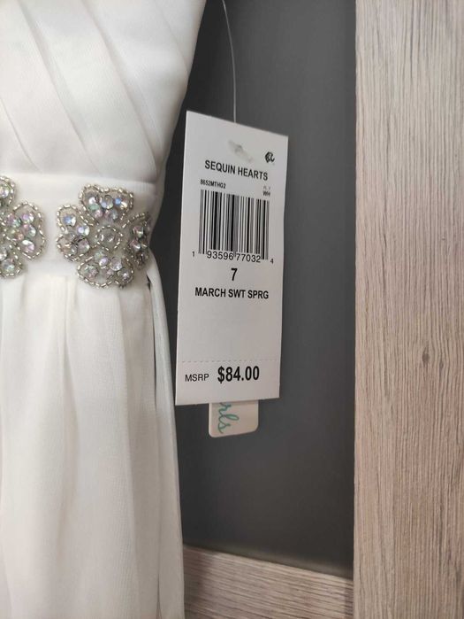 Дитяче довге біле плаття на 7 років