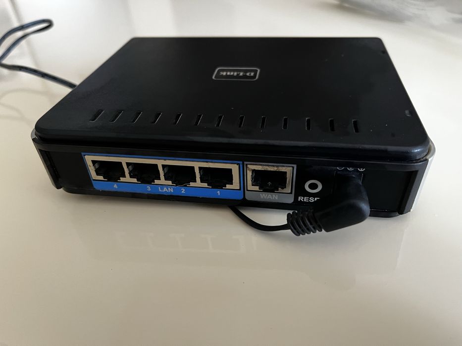 Маршрутизатор D-Link DIR-100