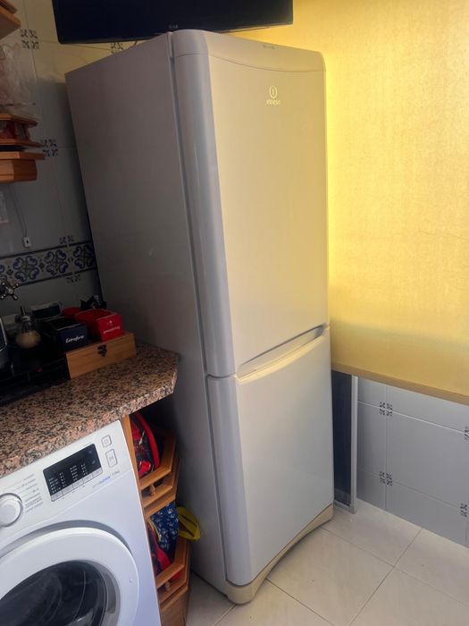 Frigorifico combinado indesit