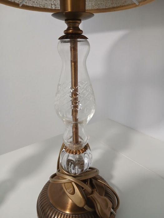 Candeeiros de metal e vidro