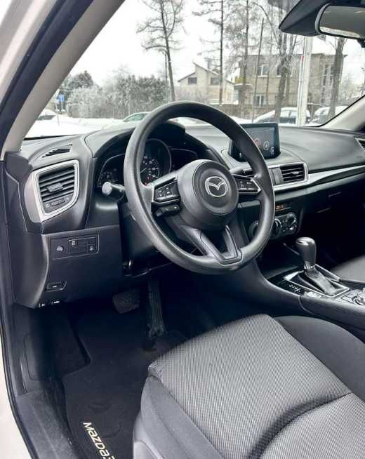 Mazda 3 2018 року