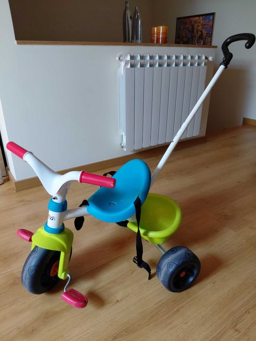 Triciclo bebé com pega