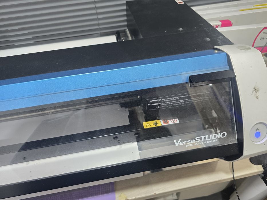 Roland VersaSTUDIO BN-20 – Impressora e Plotter de Corte Usada
