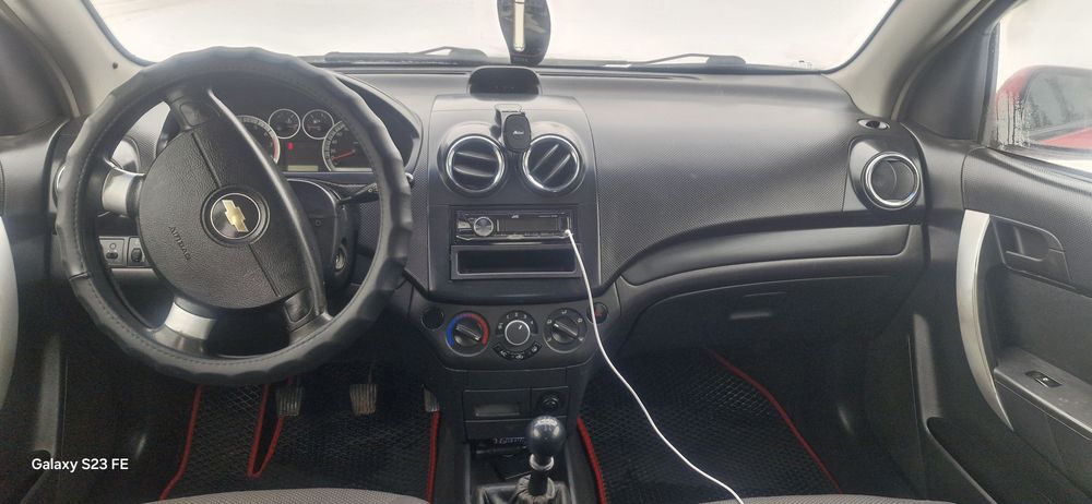 Продам Chevrolet Aveo в отличном состояние