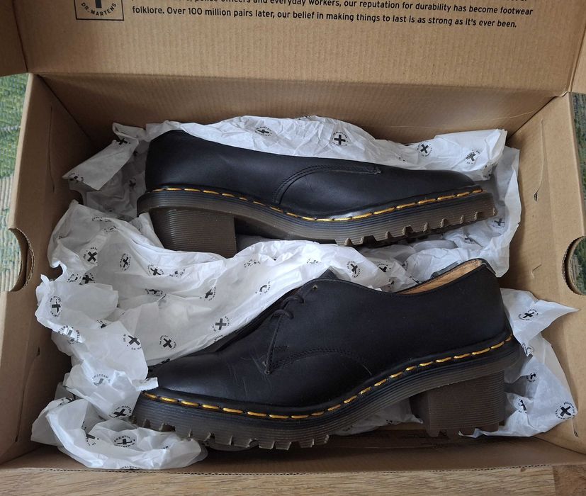 Buty Dr.Martens na szerszym obcasie 37 nowe Made In England