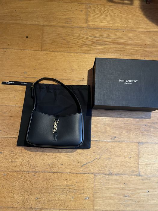 Mala de mulher da YSL