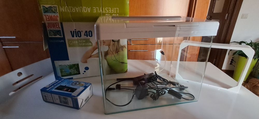 Aquário de 30 litros com tampa
