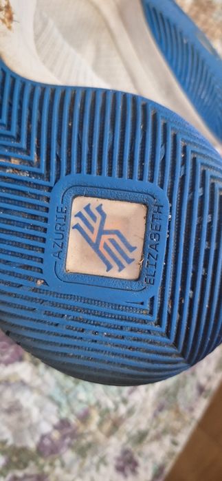 Sprzedam buty hala, koszykówka  Nike Kyrie 3 "Duke" 28.5 cm wkladka