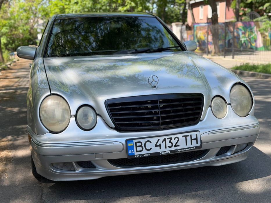 Продам Mercedes-Benz W210 E320 2001 року.
