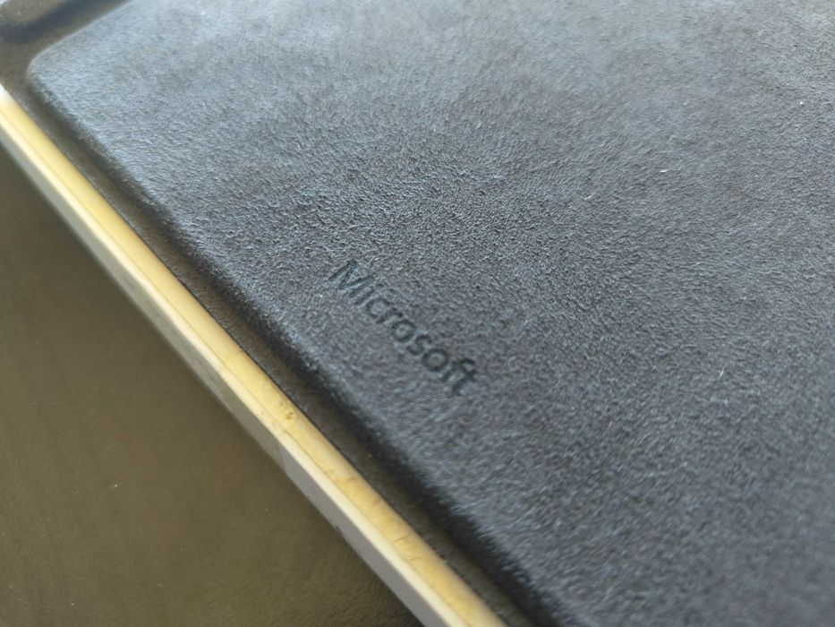 Teclado Type Cover Surface Go, layout US - Pra desocupar.