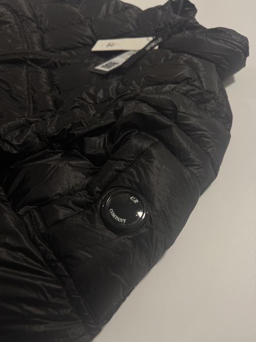 Пуховик C.P. Company з лайт капюшоном
