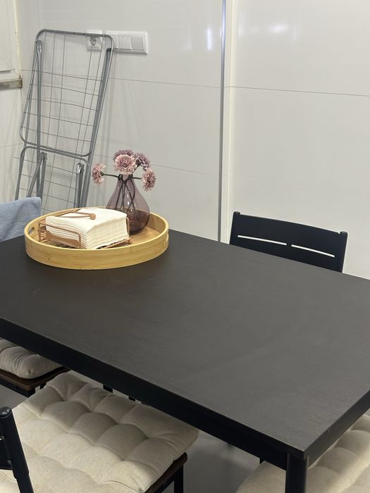 Mesa com cadeiras Ikea