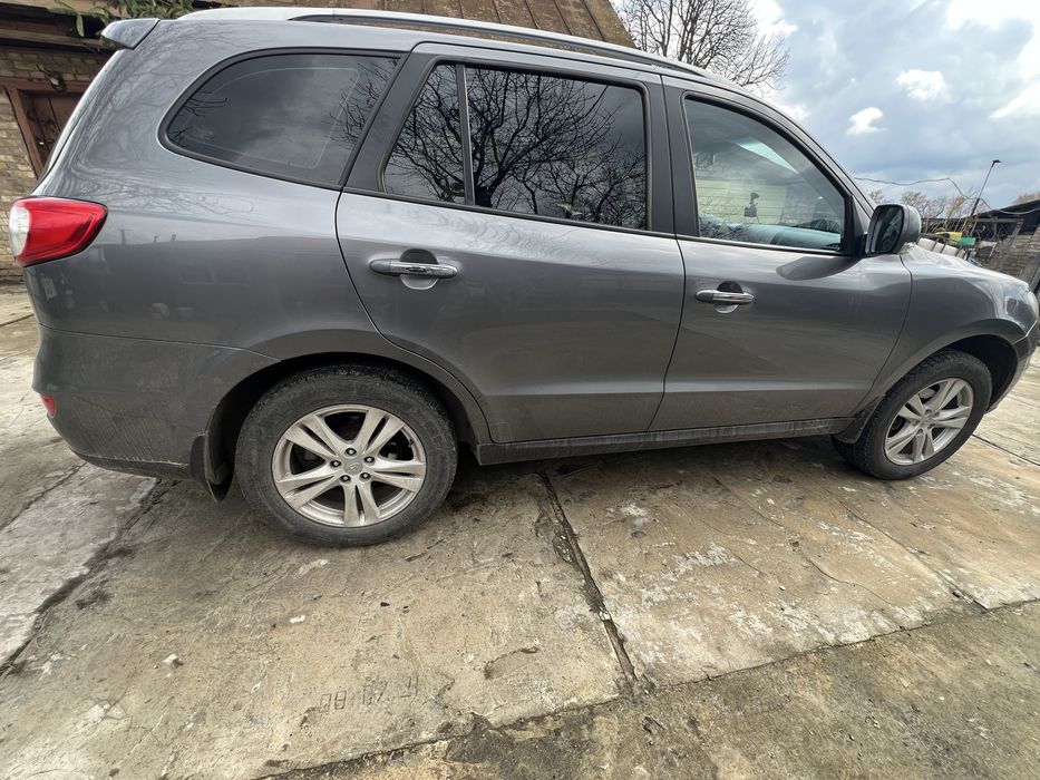 Продам hyundai santa fe 2011 7 місць газ!