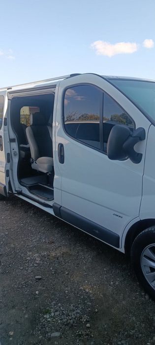 Мікроавтобус Opel Vivaro