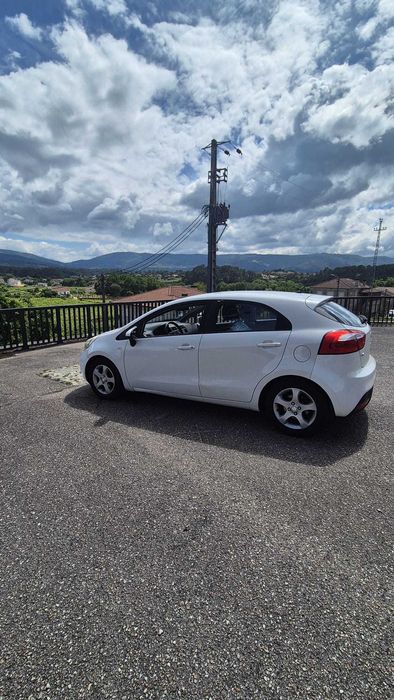 Kia Rio 1.1 carro a diesel